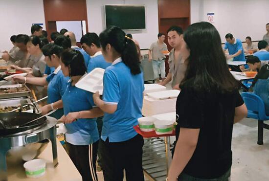 食堂承包公司不榨取員工伙食費(fèi)靠什么賺錢？