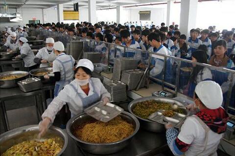 學(xué)校食堂承包這個(gè)近乎被壟斷的賺錢(qián)生意，如今卻“開(kāi)不下去”？